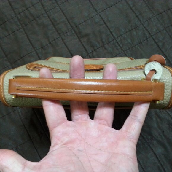 Vintage Dooney & Bourke Leather  Handbag Purse Messenger  Light Brown & Brown - Picture 5 of 16